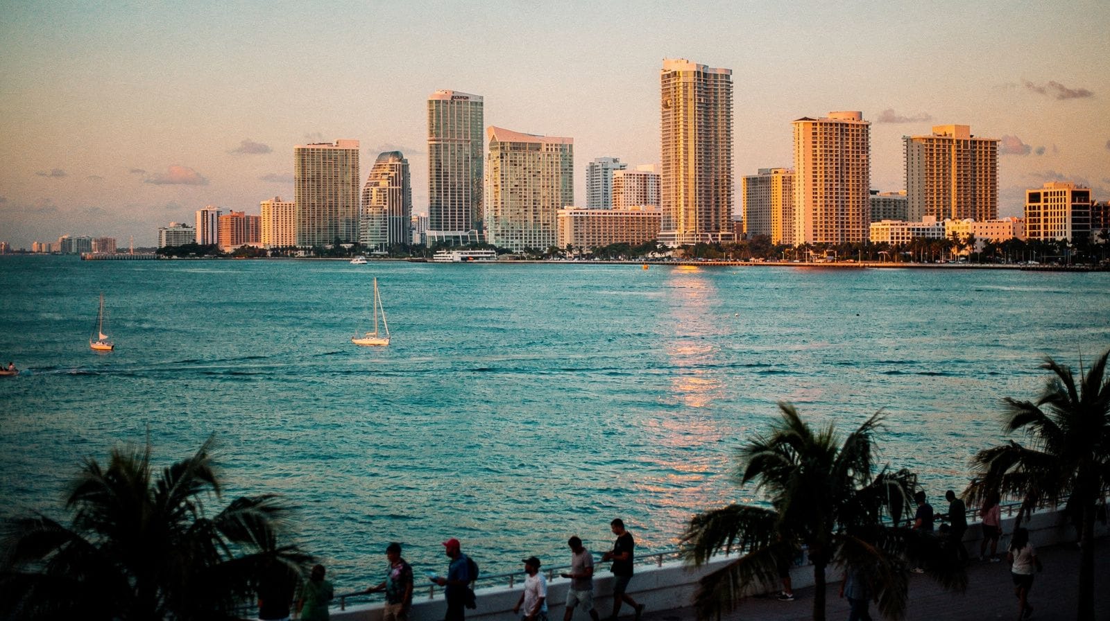 How much to tip in Miami